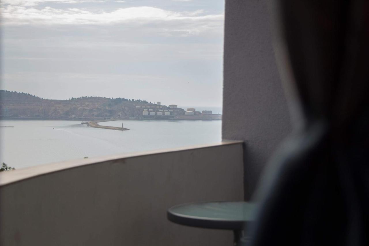 Alise Apartment Bar Bagian luar foto