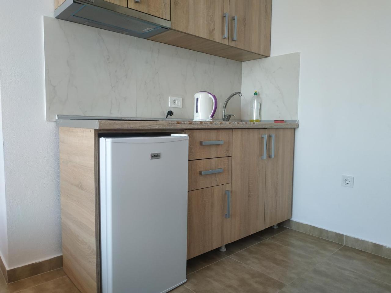 Alise Apartment Bar Bagian luar foto